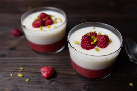 Himbeer-Desert mit Sahne