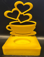 Kaffeebecher mit Liebesherzen